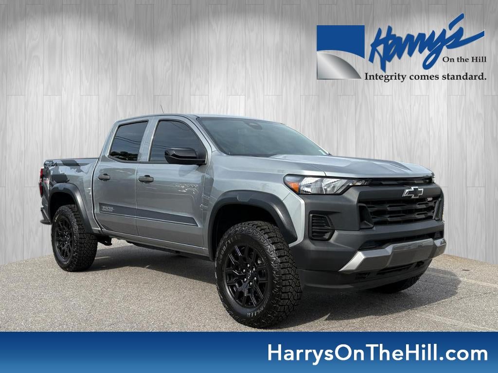 2023 Chevrolet Colorado Trail Boss in Sterling Gray Metallic — front three-quarter view