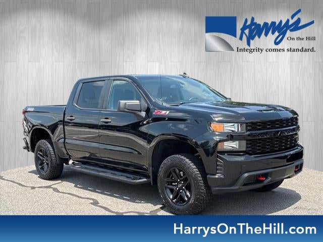 2021 Chevrolet Silverado 1500 Custom Trail Boss in Black — front three-quarter view